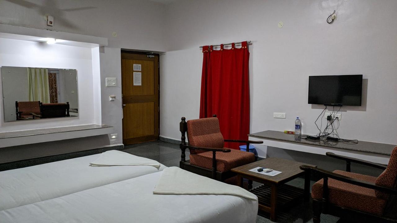 Kanthi Resorts Badami Bāgalkot Dış mekan fotoğraf