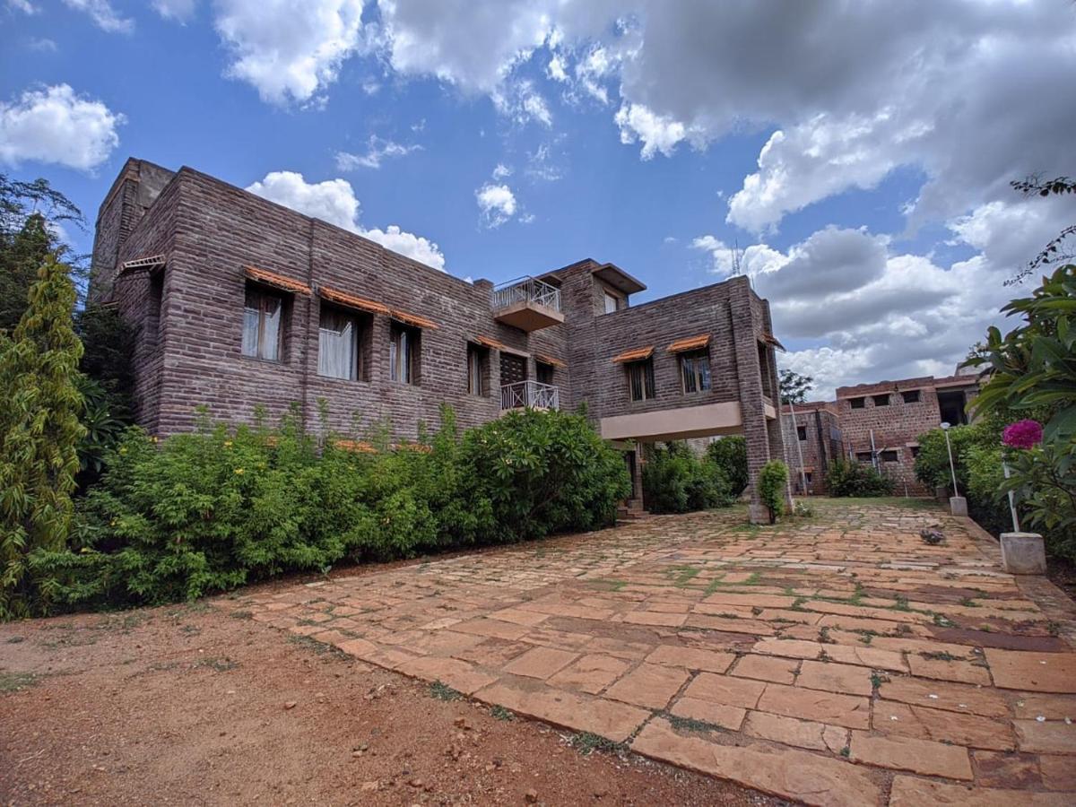 Kanthi Resorts Badami Bāgalkot Dış mekan fotoğraf