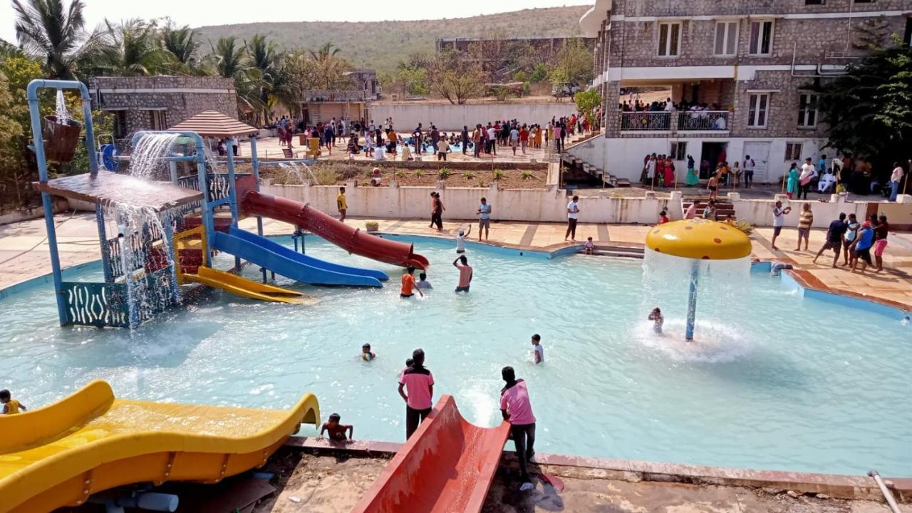 Kanthi Resorts Badami Bāgalkot Dış mekan fotoğraf